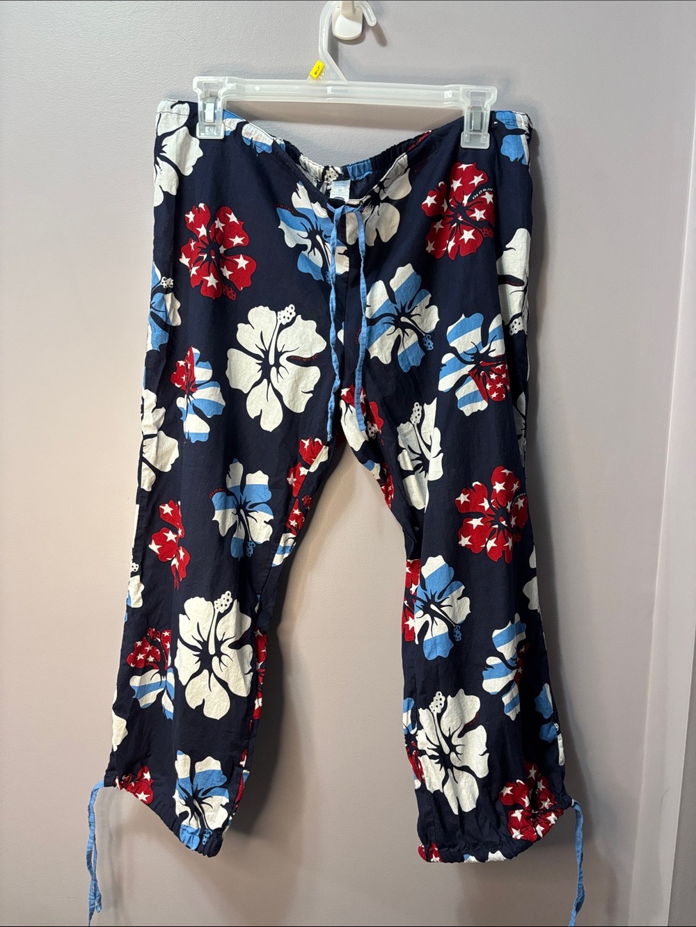 Vintage Old Navy Intimates Hibiscus Patriotic Stars And Stripes Drawstring Capri